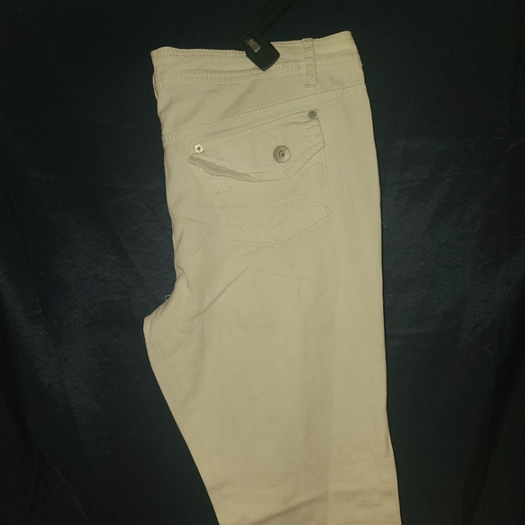 Jalate White Jeans - Picture 7 of 7